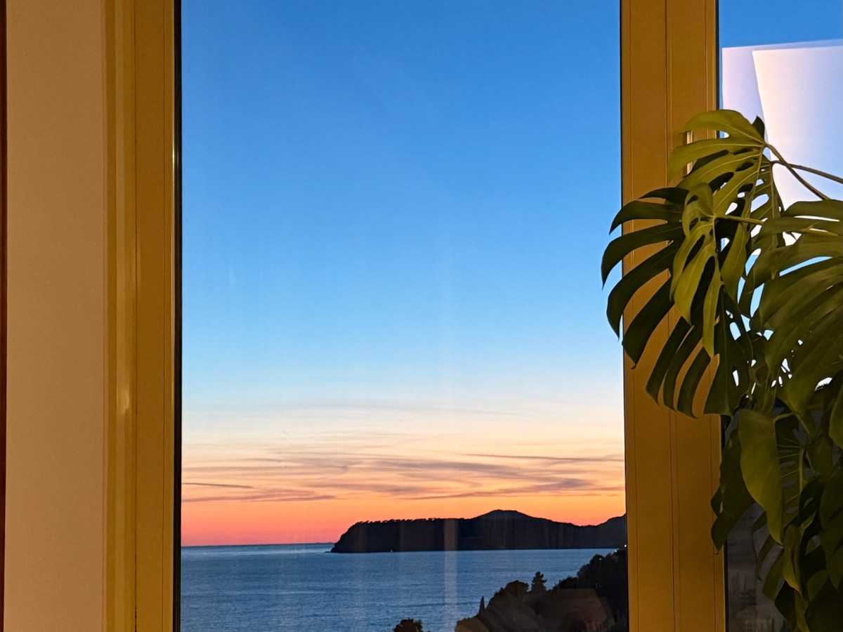 Dubrovnik through a Window of Discovery